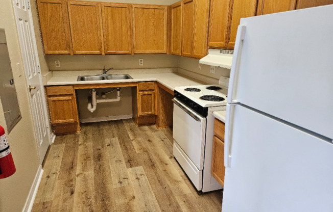 E. Southcross, Apt #10