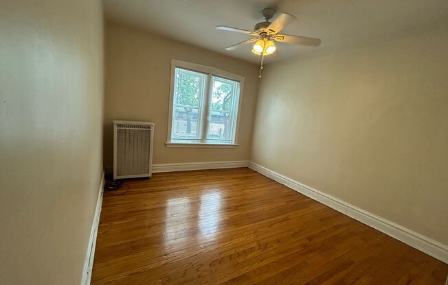 2 beds, 1 bath, 950 sqft, $1,750, Unit 3902-1A