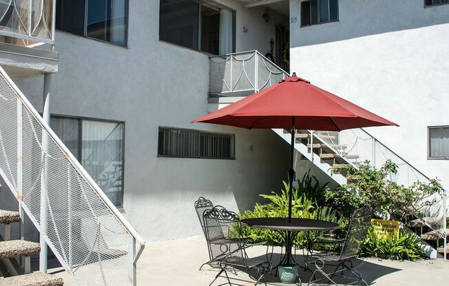 3 beds, 2 baths, 1,000 sqft, $2,995, Unit 1