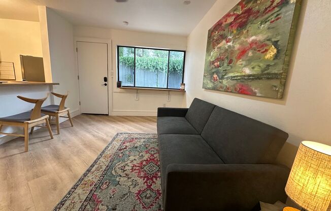 1 bed, 1 bath, 400 sqft, $1,350, Unit A