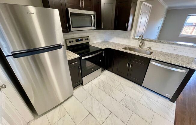 Renovated 1 and 2 Bedroom Virginia Highlands Apartments