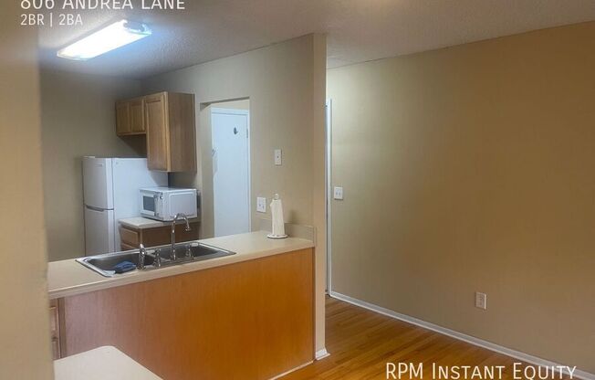 806 ANDREA LN