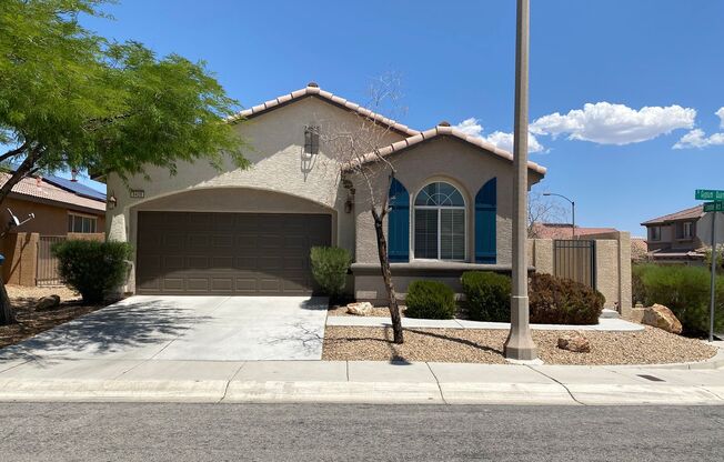 Beautiful 3 bed/2 bath home located in the SW area of Las Vegas
