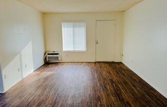 1 bed, 1 bath, 670 sqft, $1,895, Unit 1