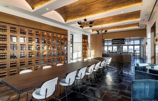 1 bed, 1 bath, 631 sqft, $5,600, Unit 15J