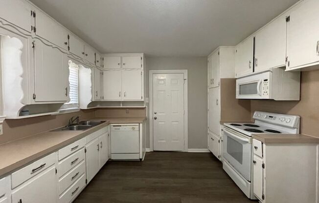 1329 Harrison Lane