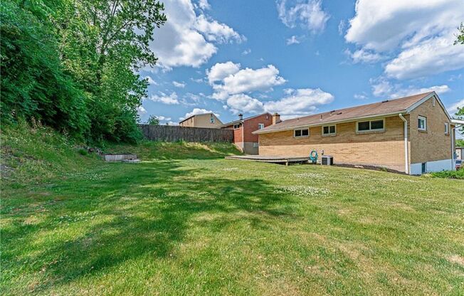 Charming 2 bedroom- Great location!