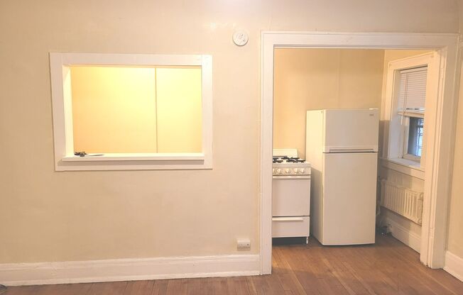 Studio, 1 bath, $775, Unit 103