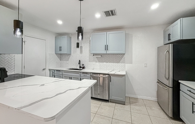429 MORGAN CIR S