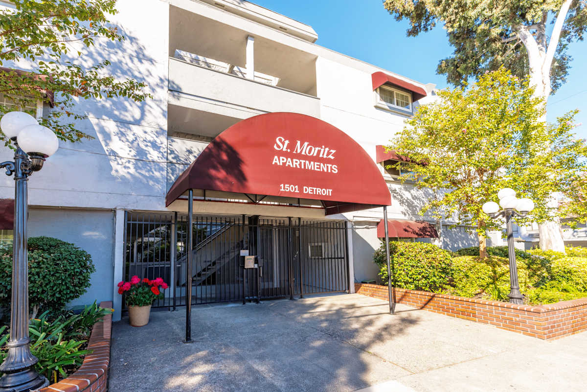 Welcome to St Moritz Apartments
