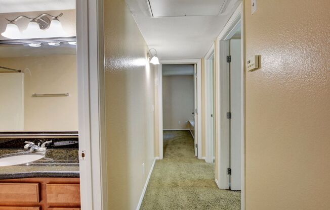 3 beds, 2 baths, $1,520, Unit # 1039