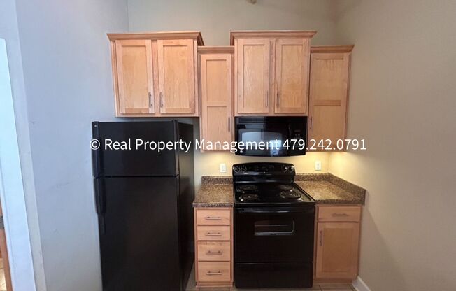 1 bed, 1 bath, $800, Unit APT #14