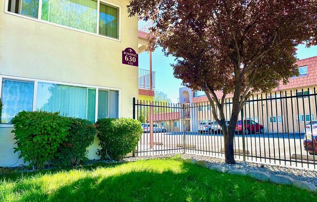 2 beds, 1.5 baths, 895 sqft, $1,495, Unit 120