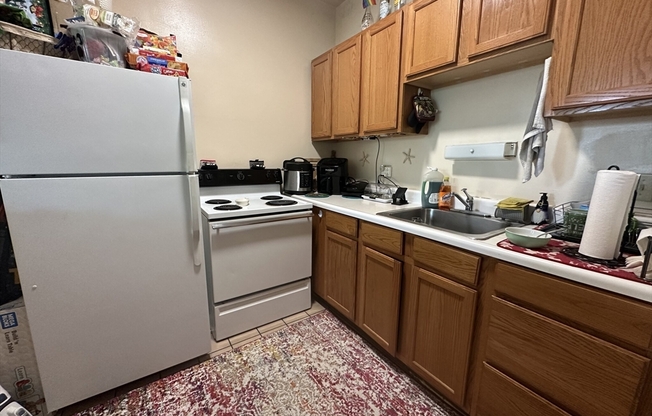 2 beds, 1 bath, 800 sqft, $3,000, Unit 41