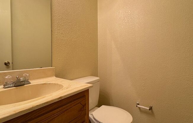 2 beds, 1.5 baths, $1,195, Unit Apt. E