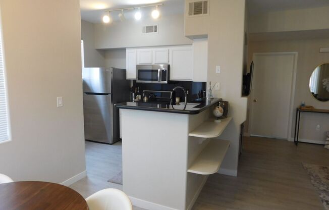 2 beds, 2 baths, $1,850, Unit Bldg 5