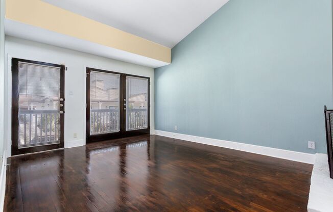 2 Bedroom, 2 Bath Condo near SMU!