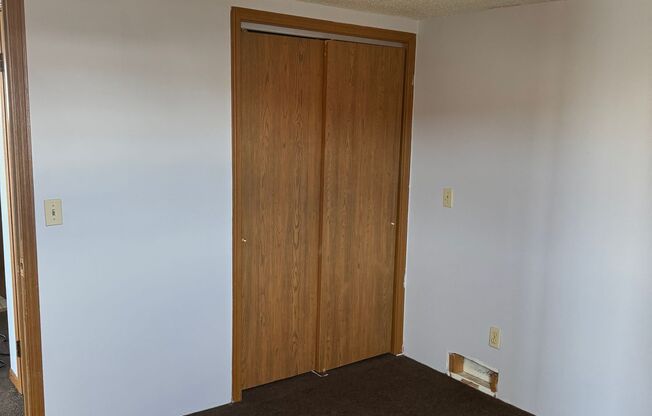 3 bedroom 1 bath second floor apartment