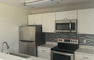 MOVE IN SPECIAL. Harwood Floors, No Carpet - 2 Bed 1 Bath