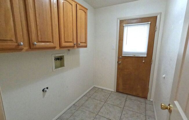 3 beds, 1.5 baths, 1,200 sqft, $1,195, Unit A