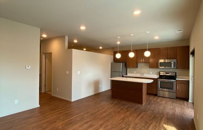 1 bed, 1 bath, 722 sqft, $1,510, Unit 465