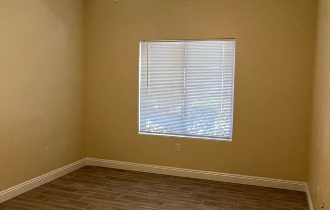 3 beds, 2 baths, $1,595