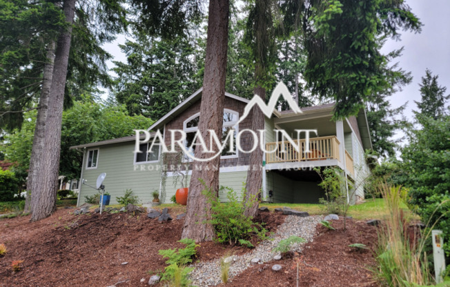 3 Bedroom Lakeland Village Home with Puget Sound Views!