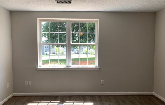 1 bed, 1 bath, $925, Unit B