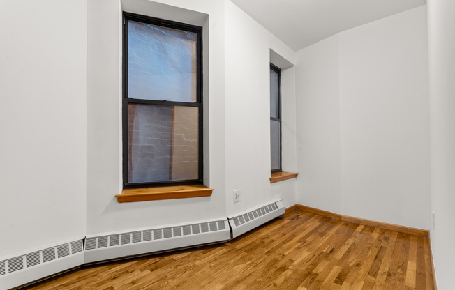 316 W 47 ST
