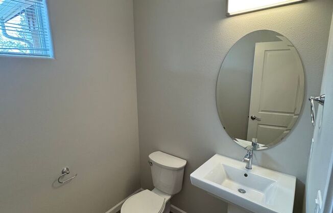 Brand New 4 Bed / 2.5 Bath Duplex! $250 Amazon Gift Card! *FIRST MONTH'S RENT IS FREE!*
