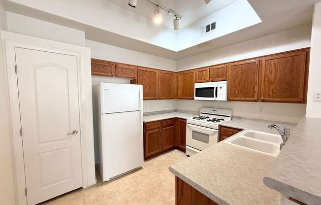 3375 Cactus Shadow St #203