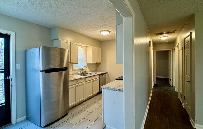 3 beds, 1 bath, $995