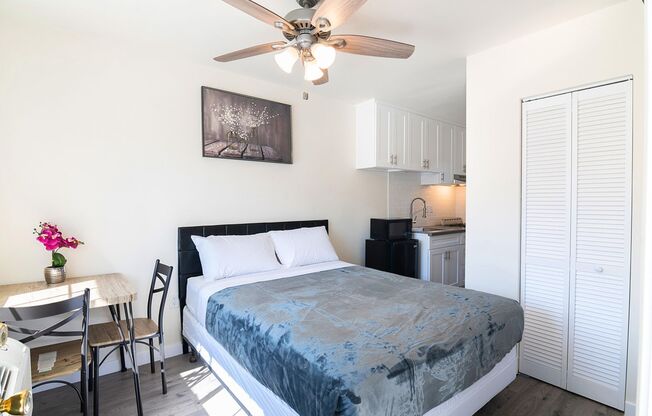 Studio, 1 bath, 126 sqft, $1,595, Unit 122