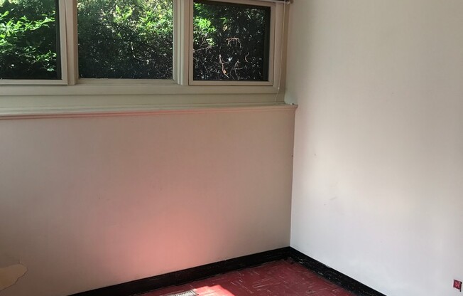 2 beds, 1 bath, $2,000