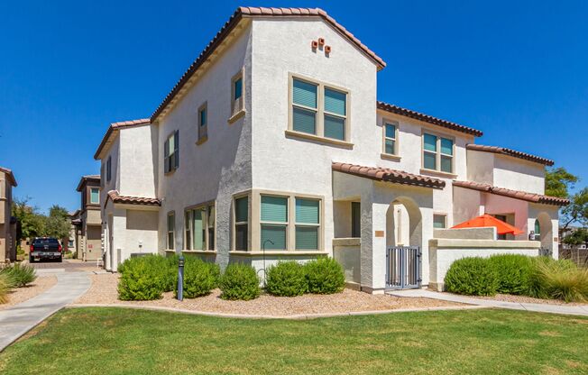 Gorgeous Townhouse In The Heart of Goodyear