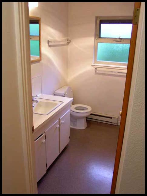 2 beds, 1 bath, 810 sqft, $2,275, Unit 01