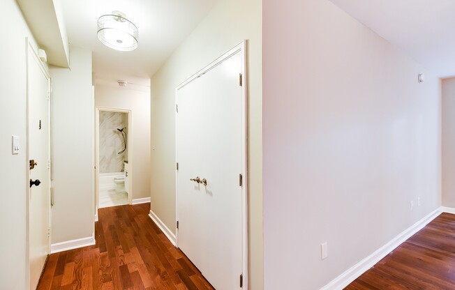 Spacious 2 Bedroom, 2 bath condo. Enjoy beautiful and breathtaking views of the Cathedral from the roof deck!  Utilities and parking included in rent!