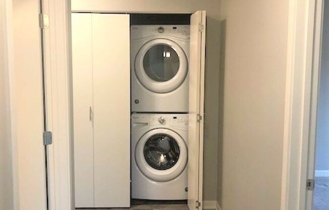 1 bed, 1 bath, 698 sqft, $1,425, Unit 301