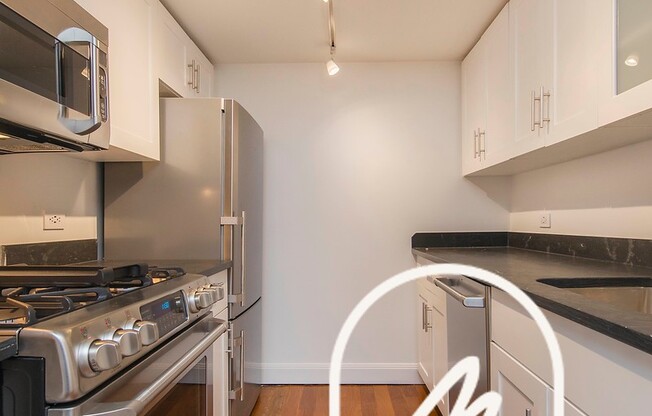 Studio, 1 bath, $5,600, Unit 2C