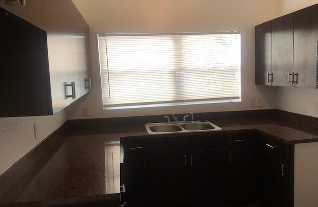 3 beds, 2 baths, $2,300