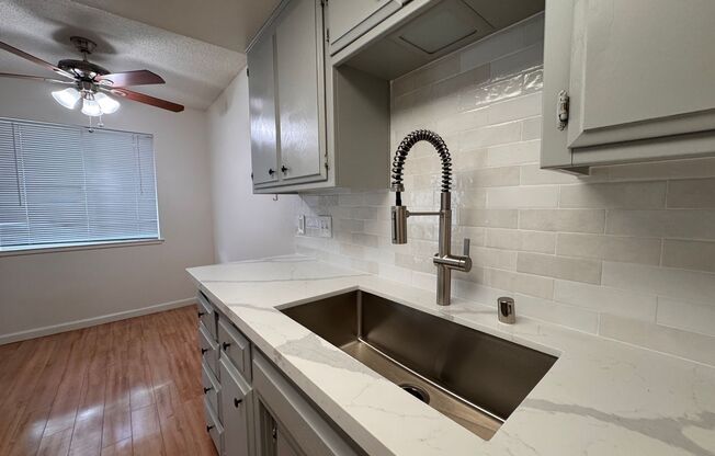 541 - 551 Morse Ave - Laurelwood