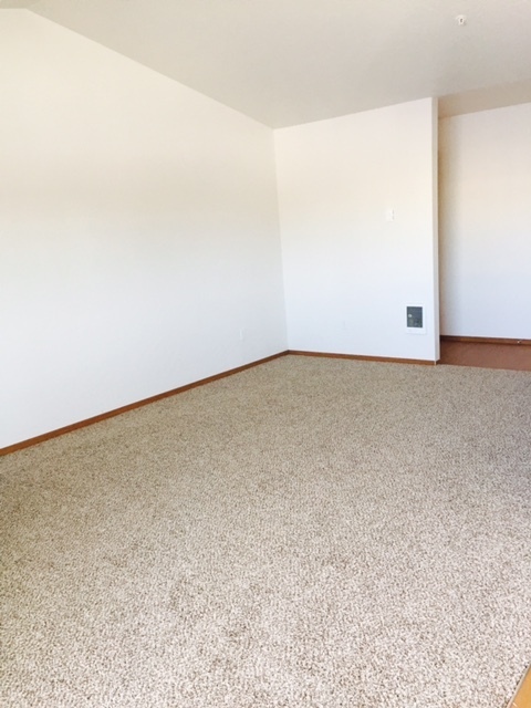 2 beds, 1 bath, 900 sqft, $1,295, Unit 103