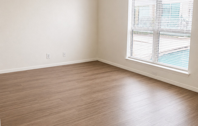 1 bed, 1 bath, 619 sqft, $1,350, Unit OPA-380