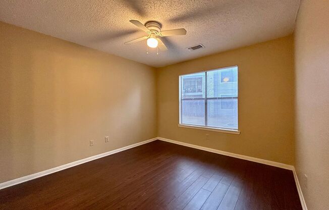 1 bed, 1 bath, 720 sqft, $1,225, Unit A