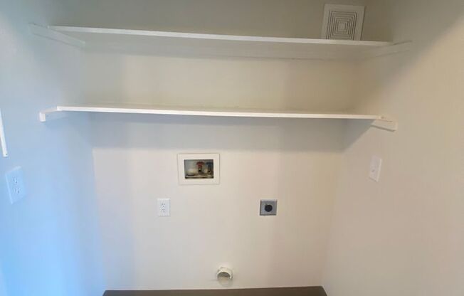 3 beds, 2 baths, 1,066 sqft, $1,900, Unit E215