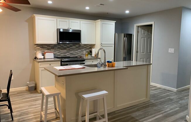 PRE-LEASE 2025/2026: Centennial Must Have!