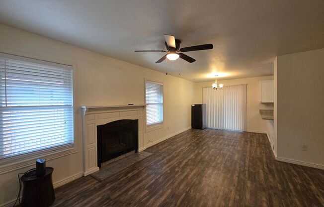Massive 5 Bedroom Townhouse in Aurora