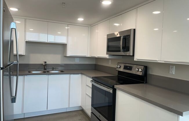 Studio, 1 bath, 565 sqft, $3,400, Unit 11246-602