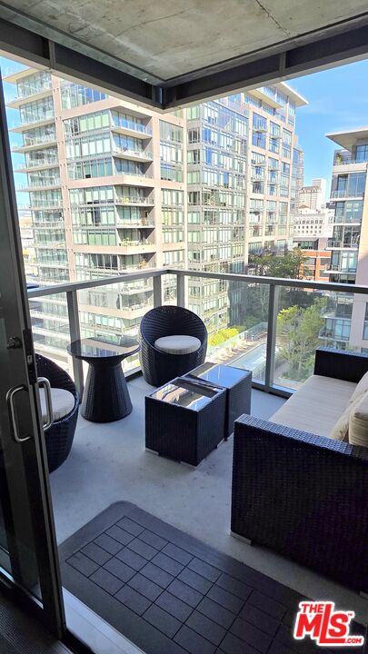 1 bed, 2 baths, 1,400 sqft, $4,200, Unit 1116