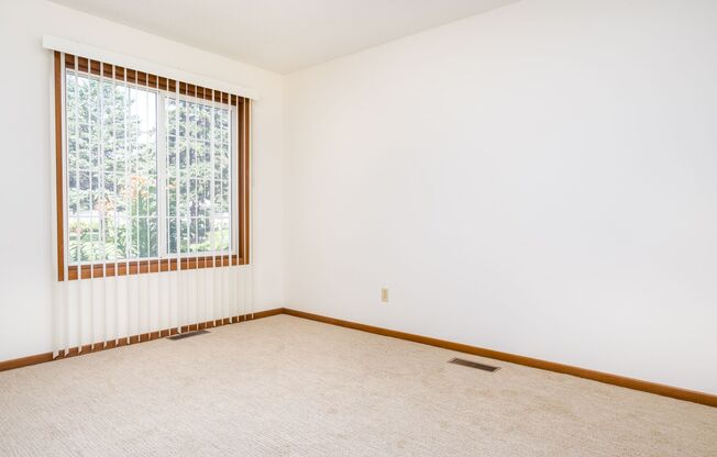 1 bed, 1 bath, 730 sqft, $1,275, Unit 4-8256